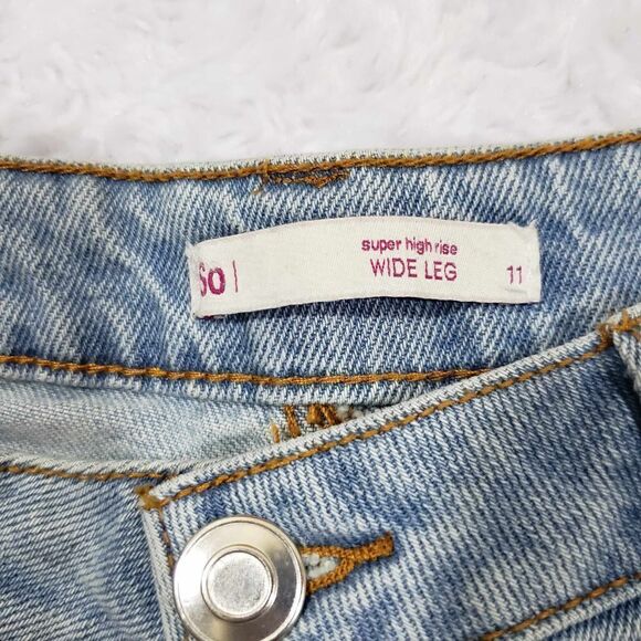 SO High Rise Wide Leg 90s inspired super soft Light Wash jeans Size 11 - Picture 8 of 8